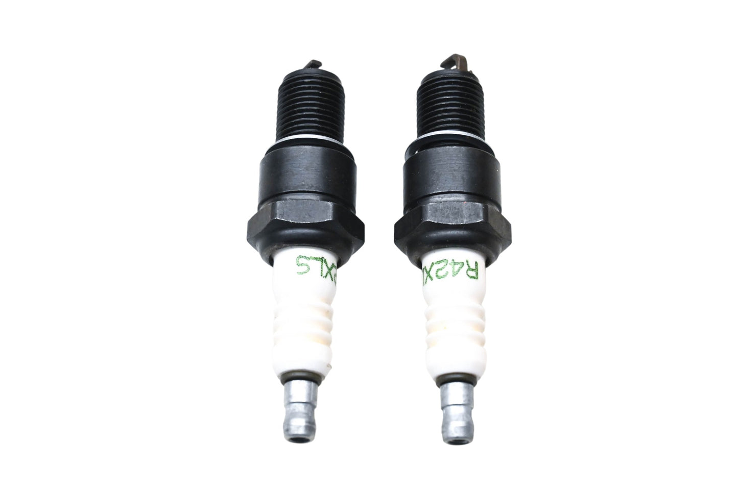 ACDelco R42XLS, 5613100 Spark Plugs Qty 2 NOS