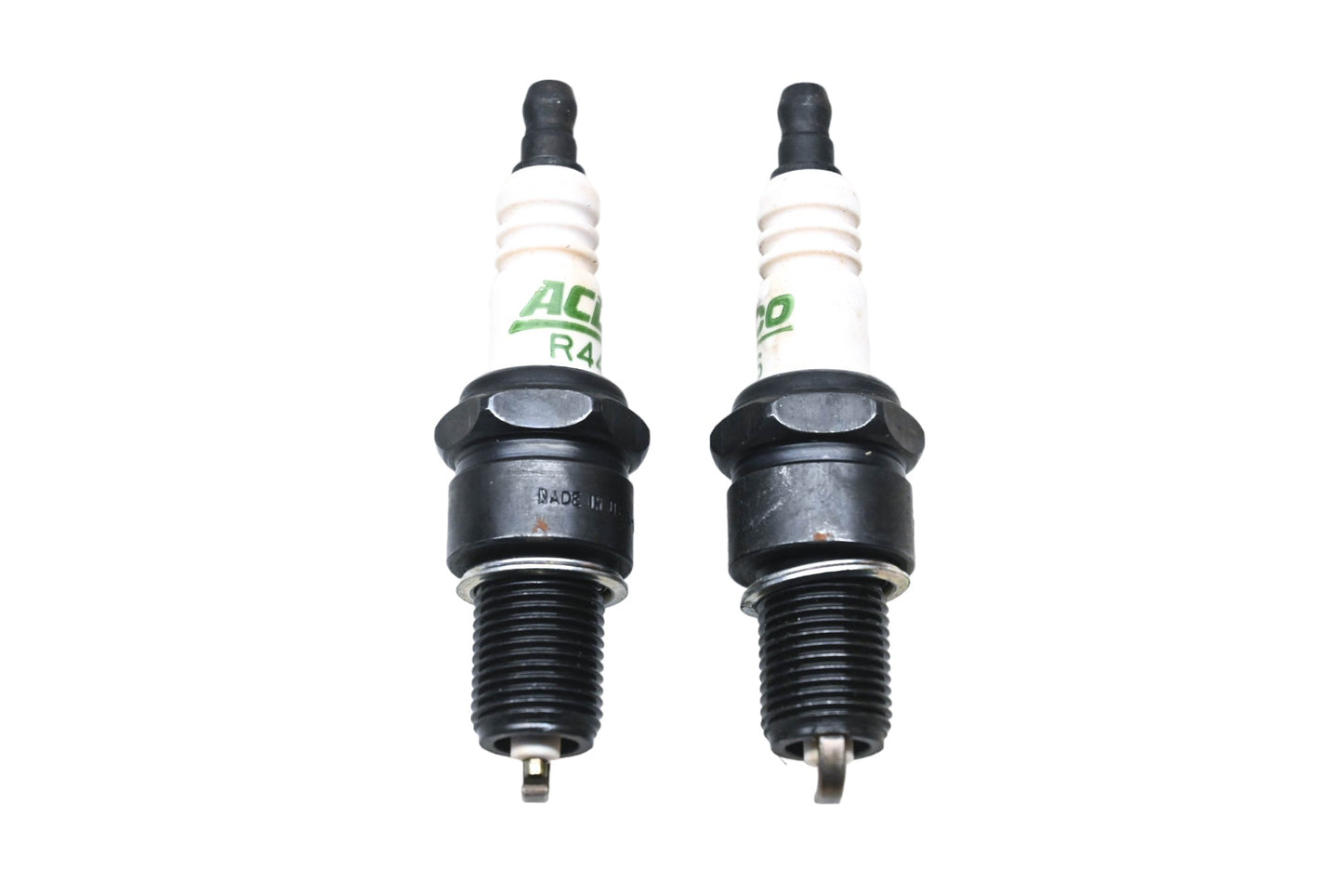 ACDelco R44XLS, 5613870 Spark Plugs Qty 2 NOS