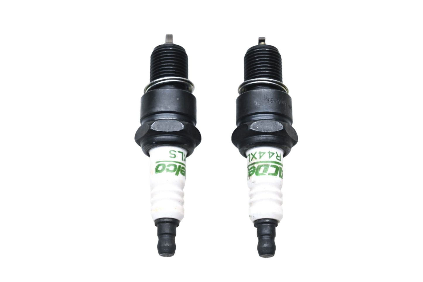 ACDelco R44XLS, 5613870 Spark Plugs Qty 2 NOS