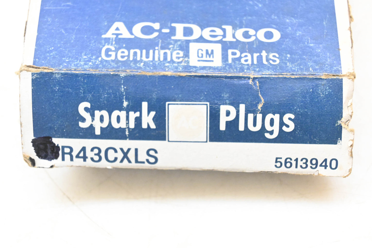 ACDelco R43CXLS, 5613940 Spark Plugs Qty 4 NOS
