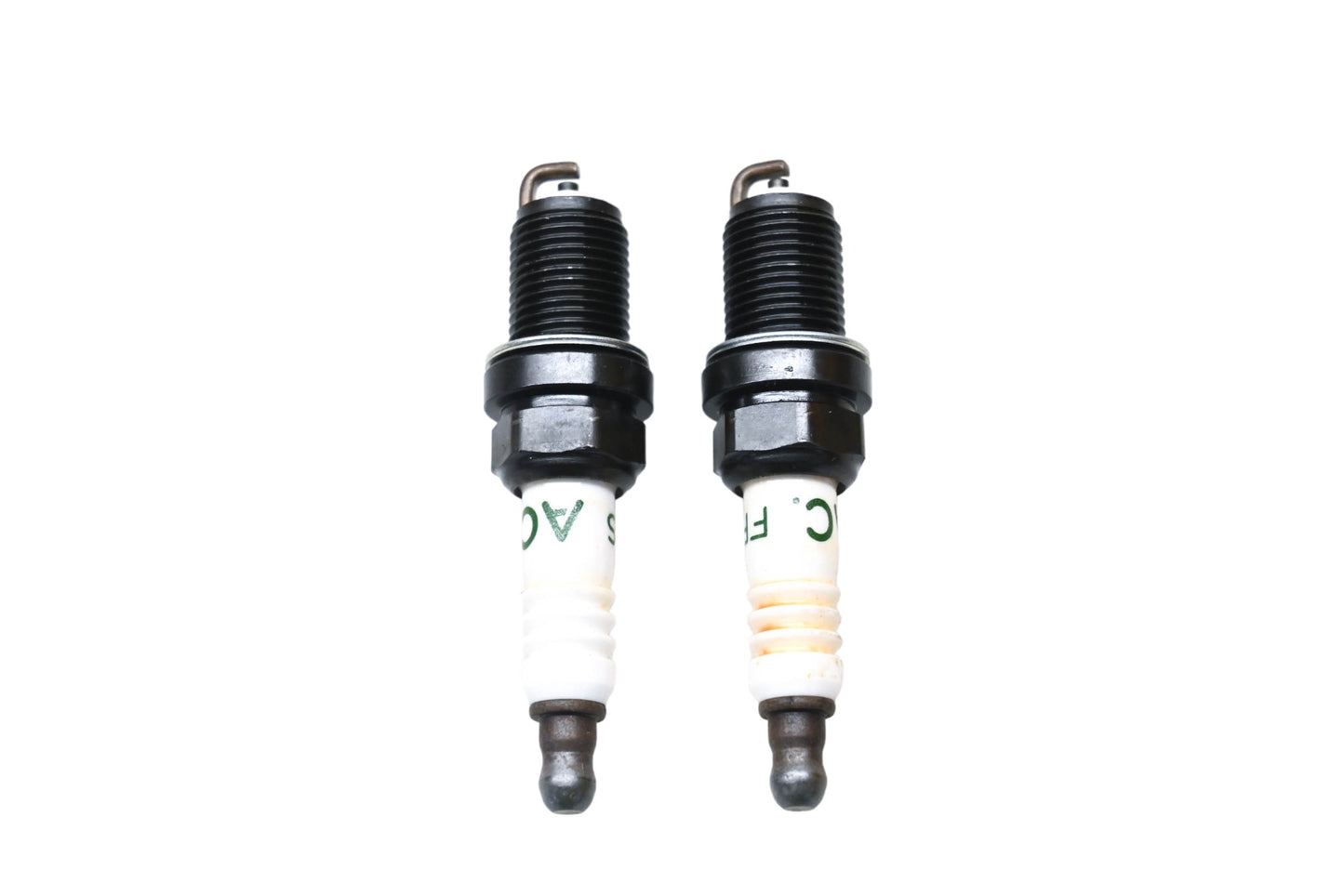 ACDelco FR3LS, 5613796 Spark Plugs Qty 2 NOS