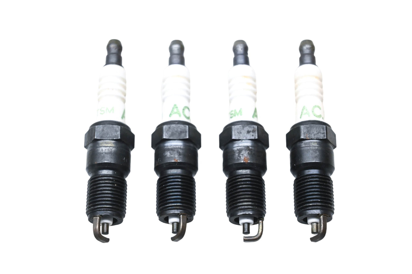 ACDelco R42LTSM, 5614197 Spark Plugs Qty 4 NOS