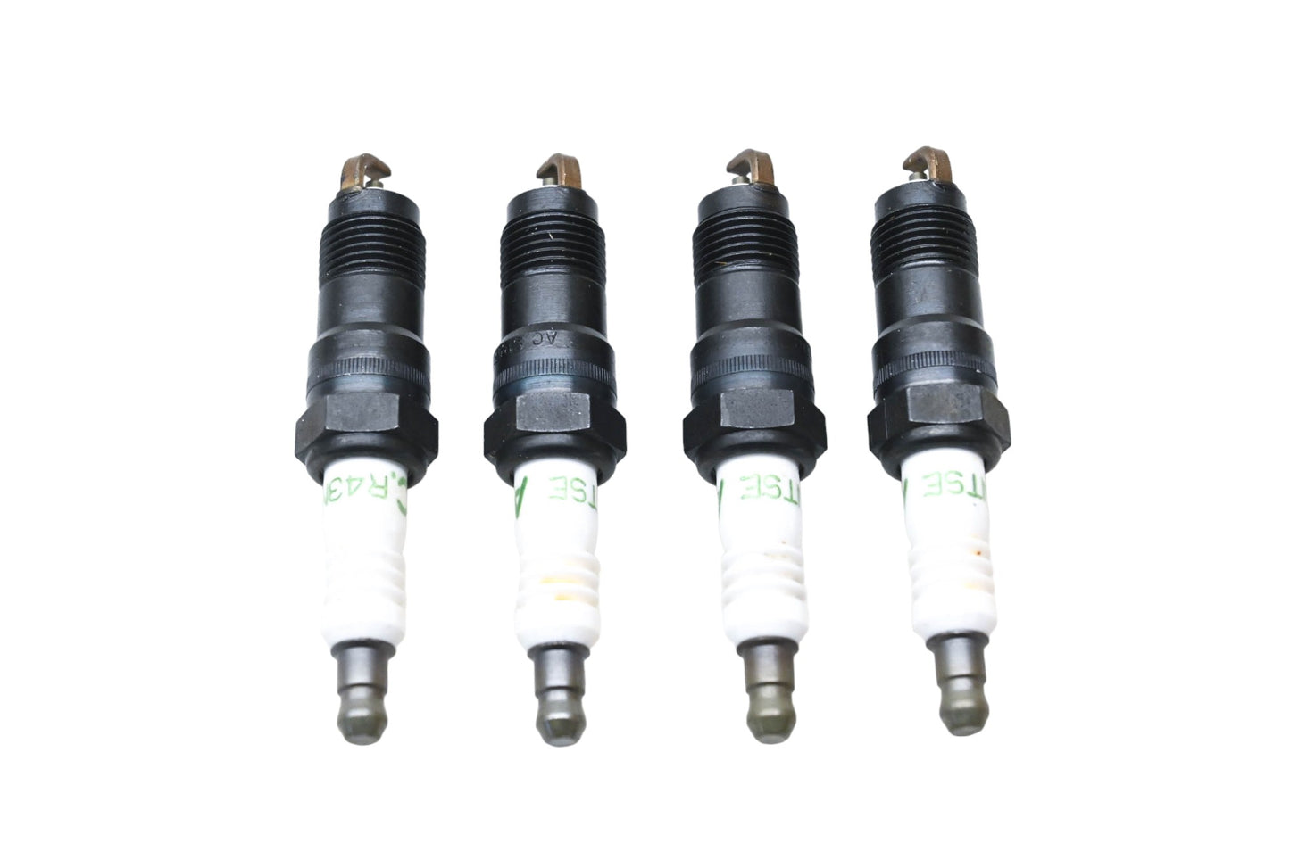 ACDelco R43NTSE, 5614002 Spark Plugs Qty 4 NOS