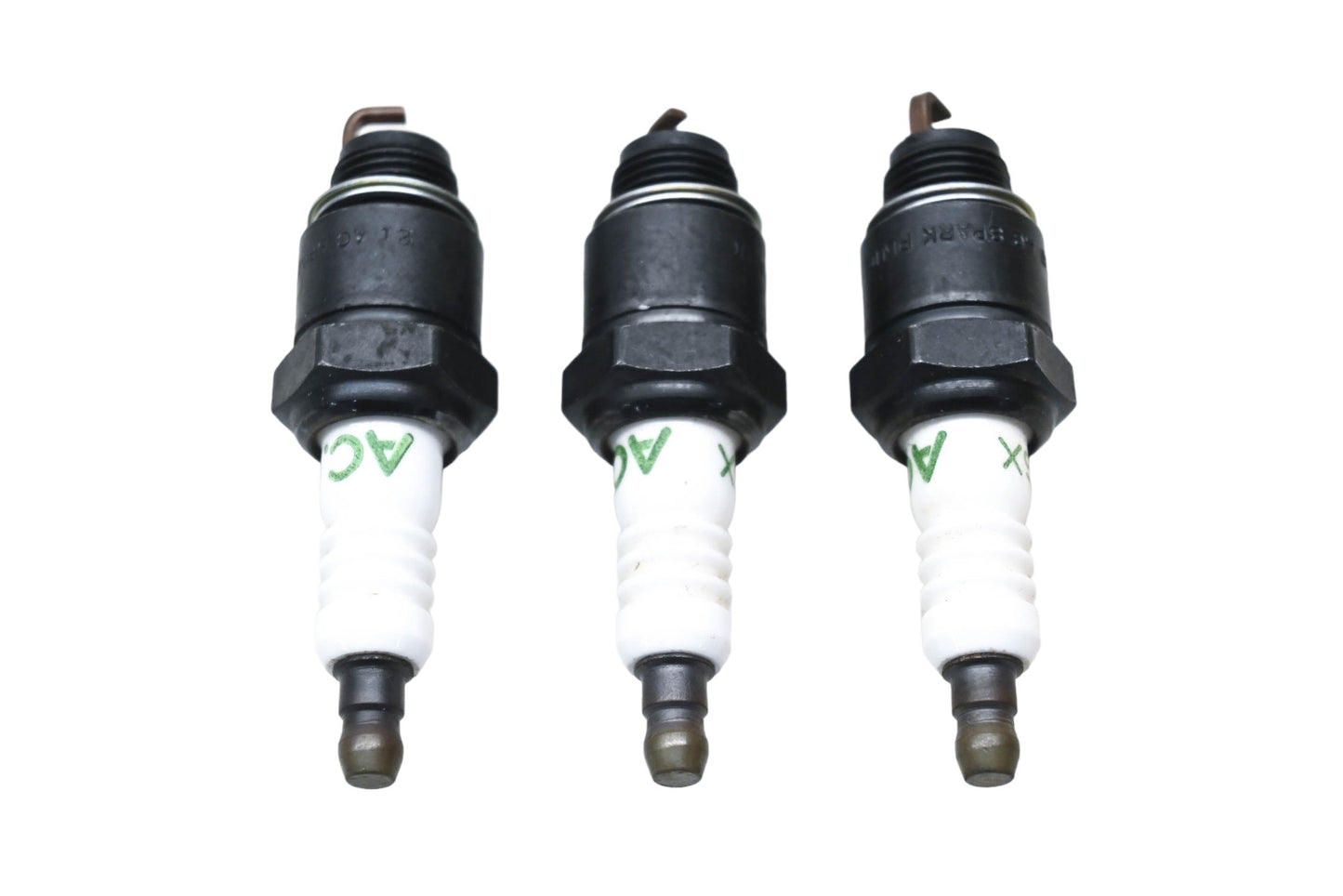 ACDelco R46SX, 5613881 Spark Plugs Qty 3 NOS