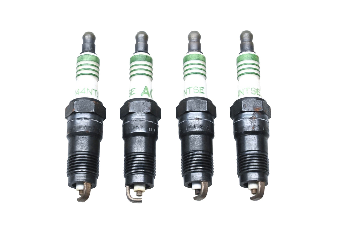 ACDelco R44NTSE, 5614001 Spark Plugs Qty 4 NOS