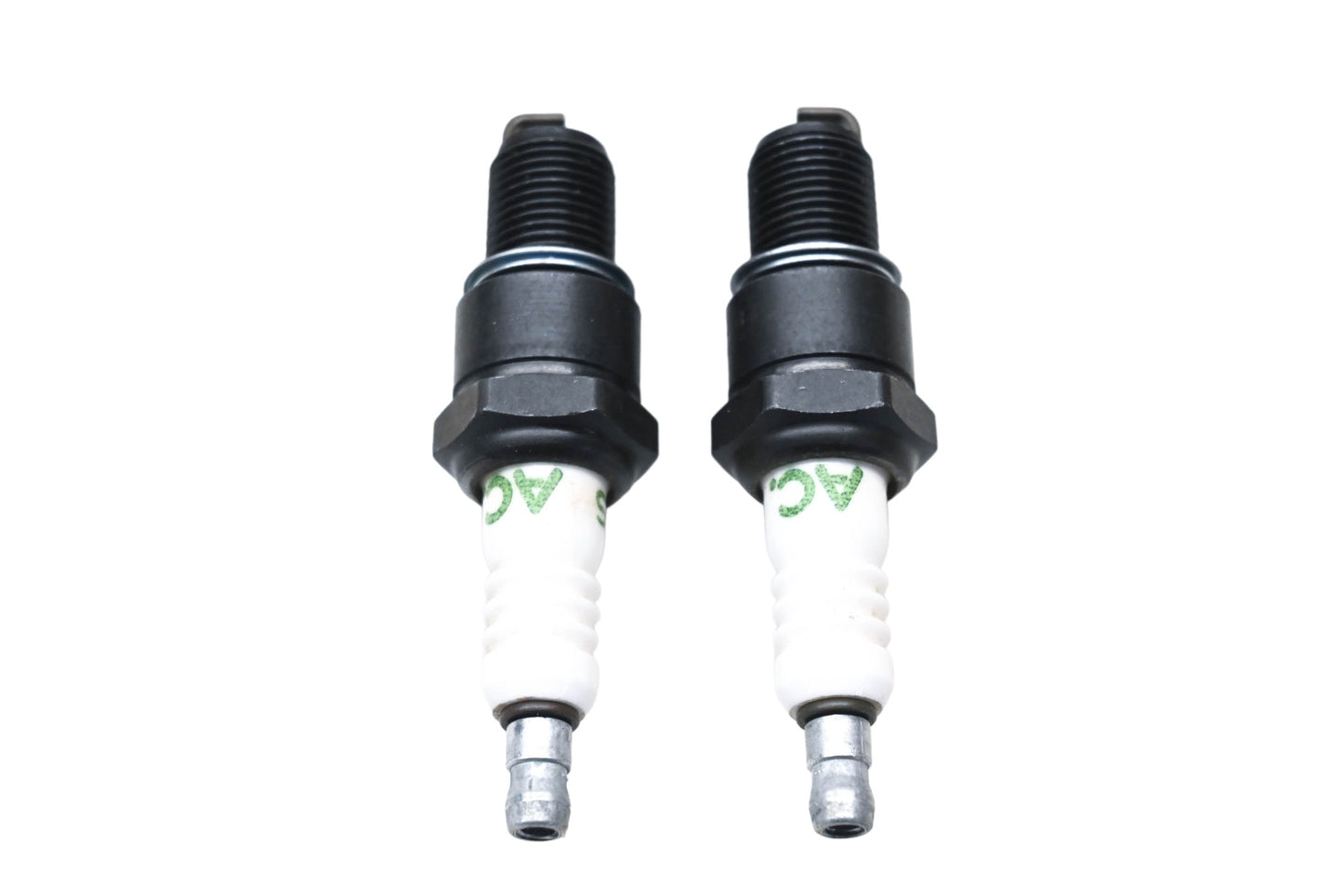 ACDelco R42XLS, 5613100 Spark Plugs Qty 2 NOS