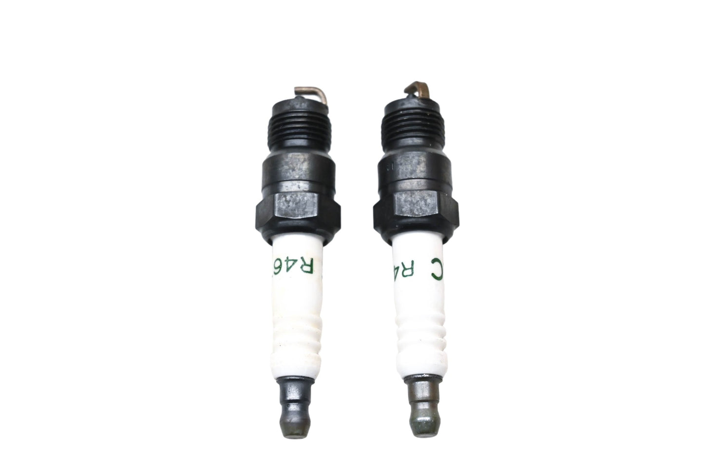 ACDelco R46TS, 5613326 Spark Plugs Qty 2 NOS