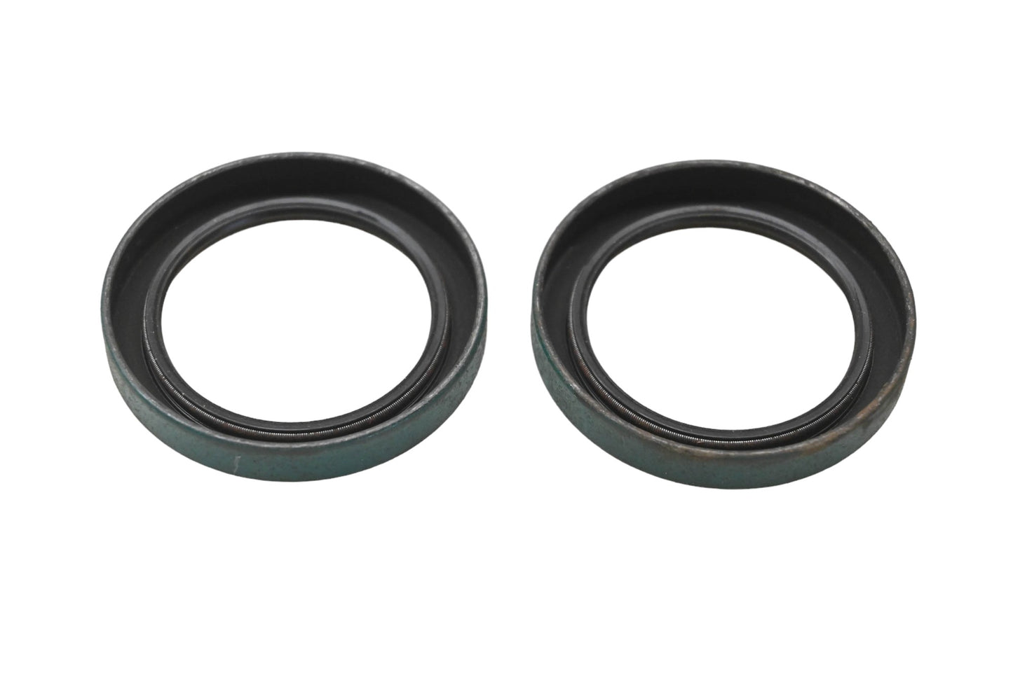 CR 14704 Oil Seals Qty 2 NOS