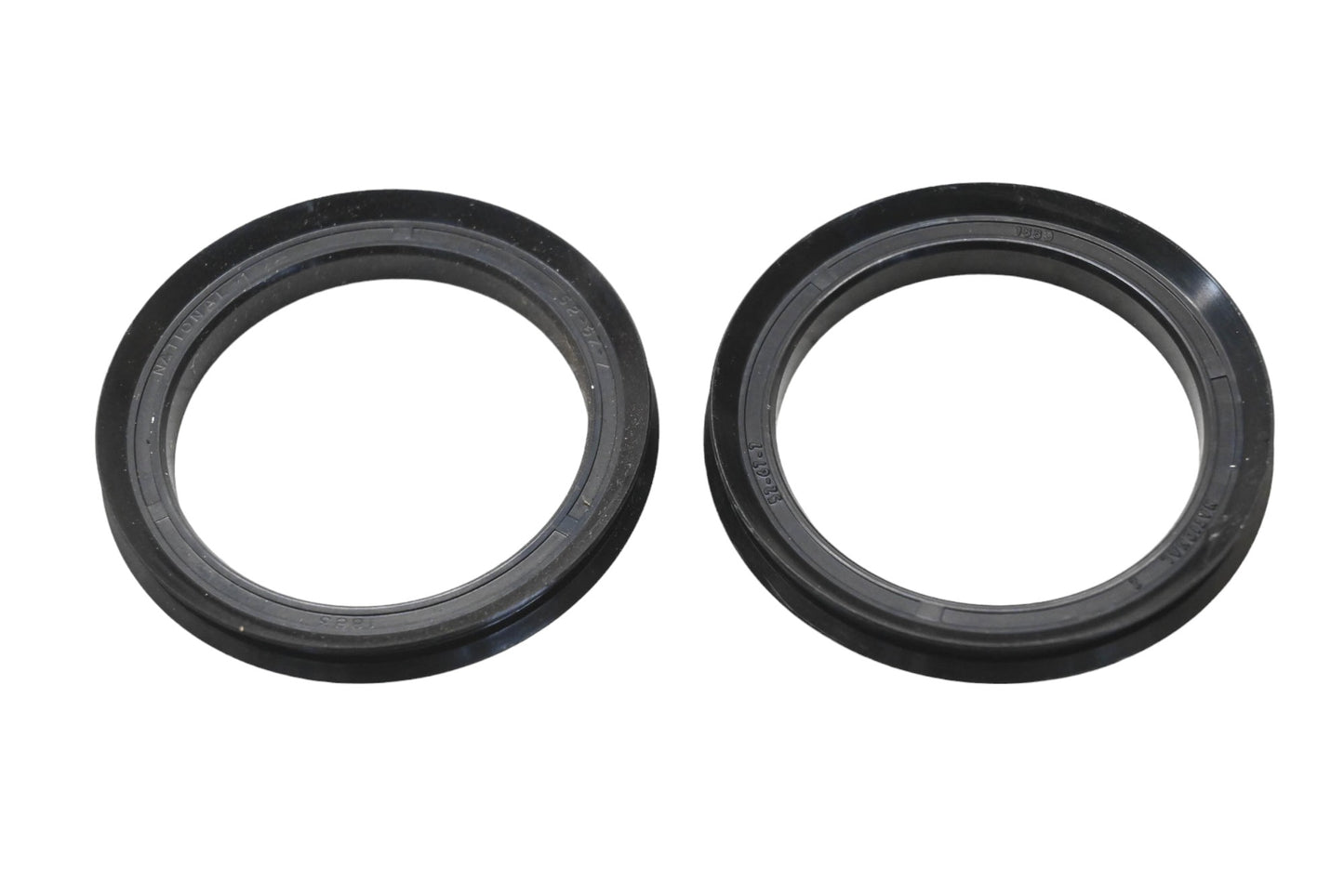 CR 20422 Oil Seals Qty 2 NOS