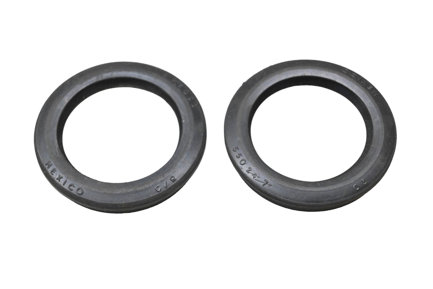 CR 550247 Oil Seals Qty 2 NOS