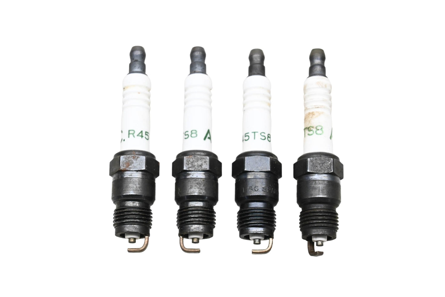 ACDelco R45TS8, 5613721 Spark Plugs Qty 4 NOS