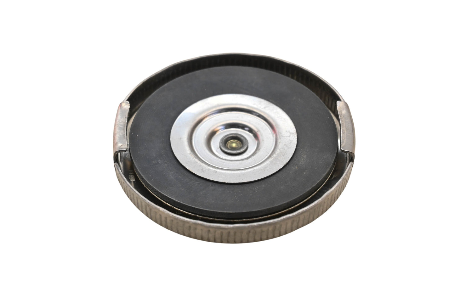 Stant 10232, R32 Thermostat Housing Cap NOS