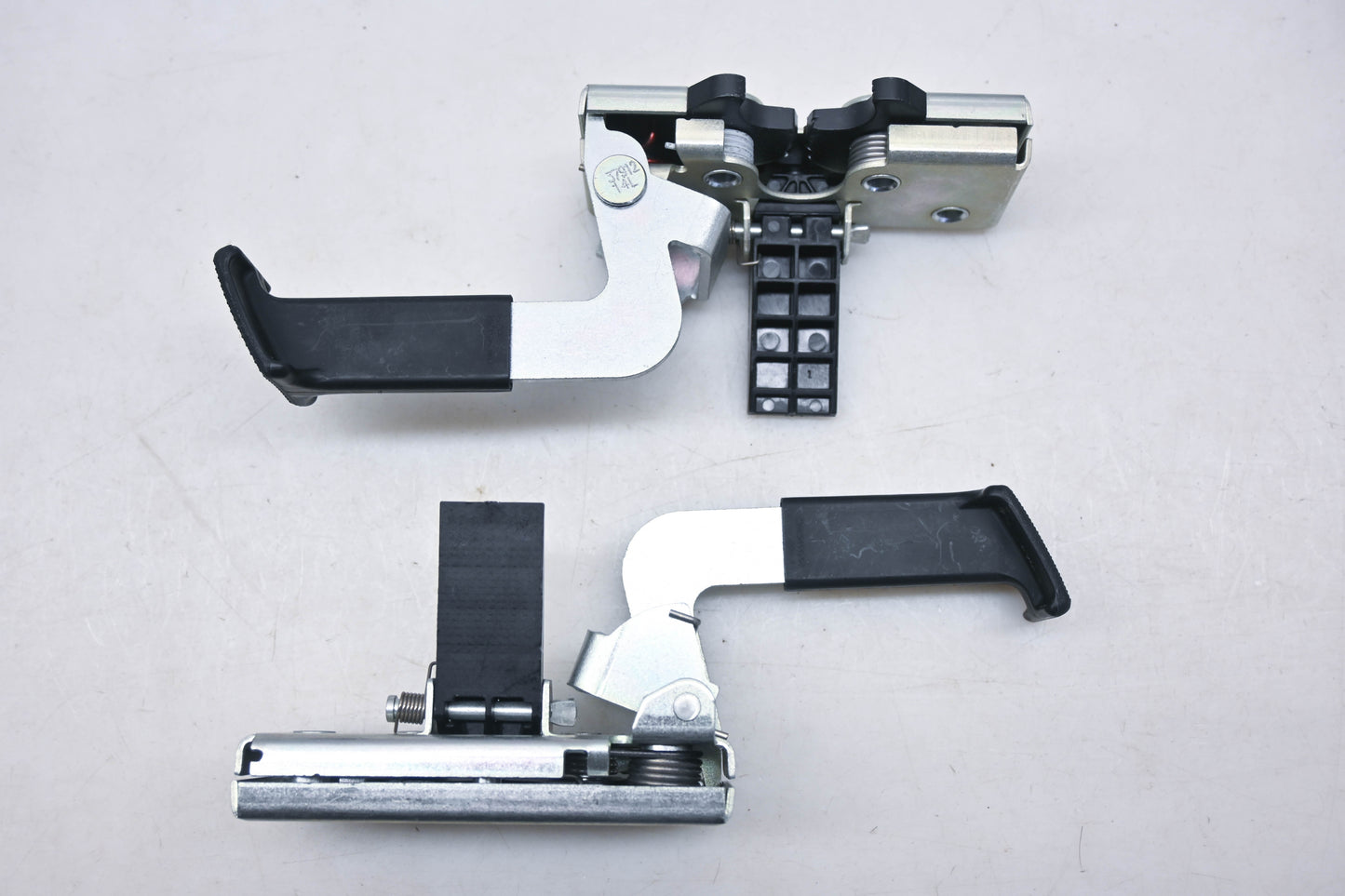 New OEM Polaris 2207733, 2207734 Door Lock & Latch Kit NOS