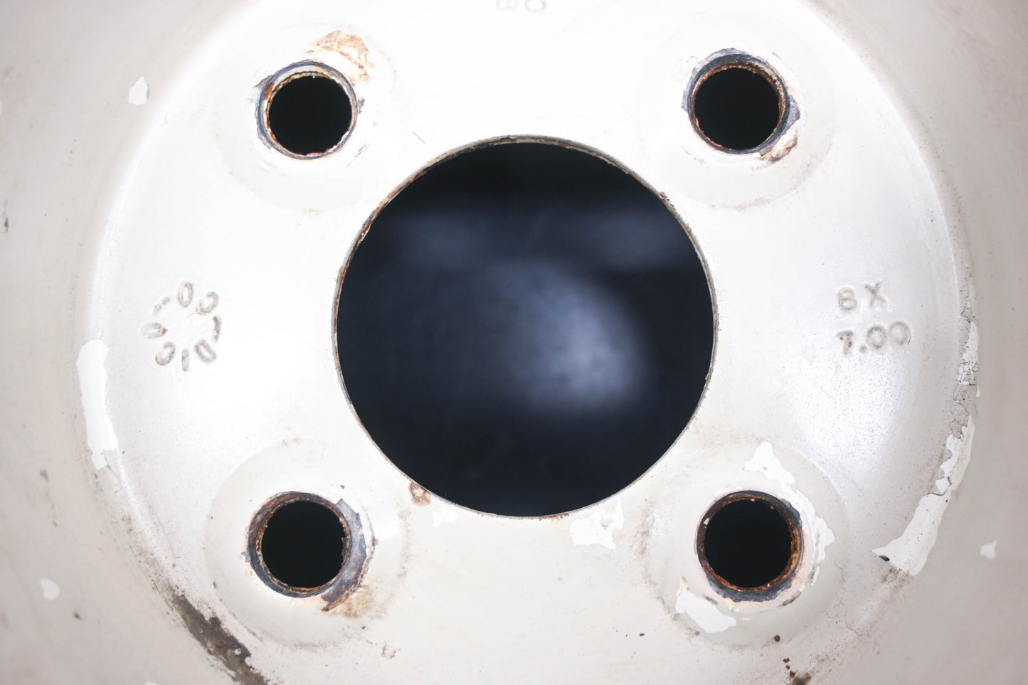 Aftermarket YM001-14 White Steel Rim 8x7.00 4x88mm