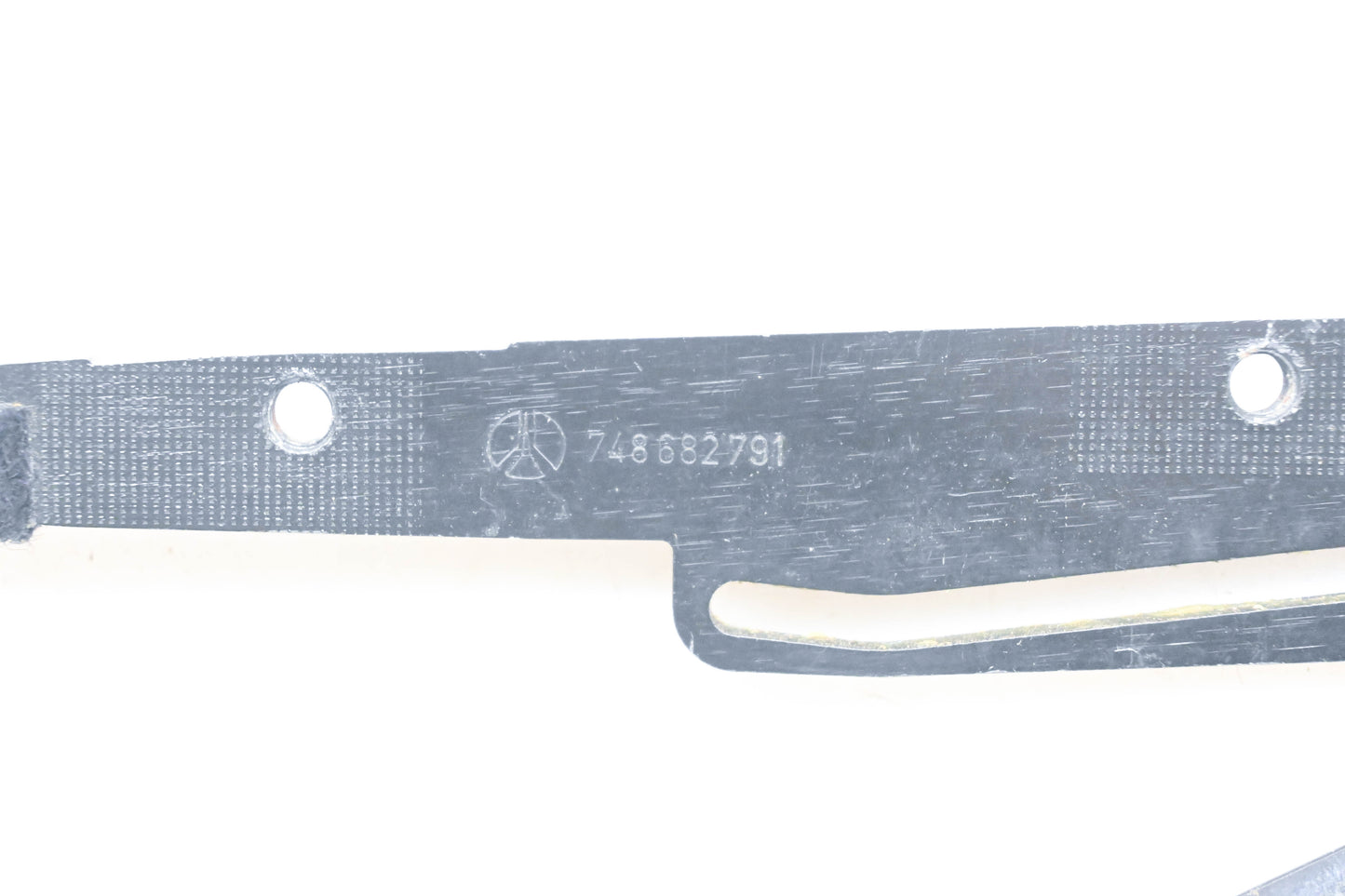 General Motors 748682791, 90247580 Sunroof Right Guide