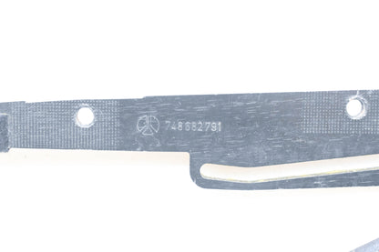 General Motors 748682791, 90247580 Sunroof Right Guide