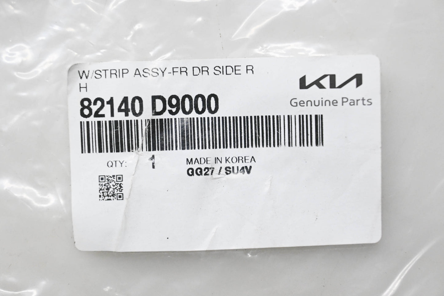 Kia 82140-D9000 Weatherstrip NOS