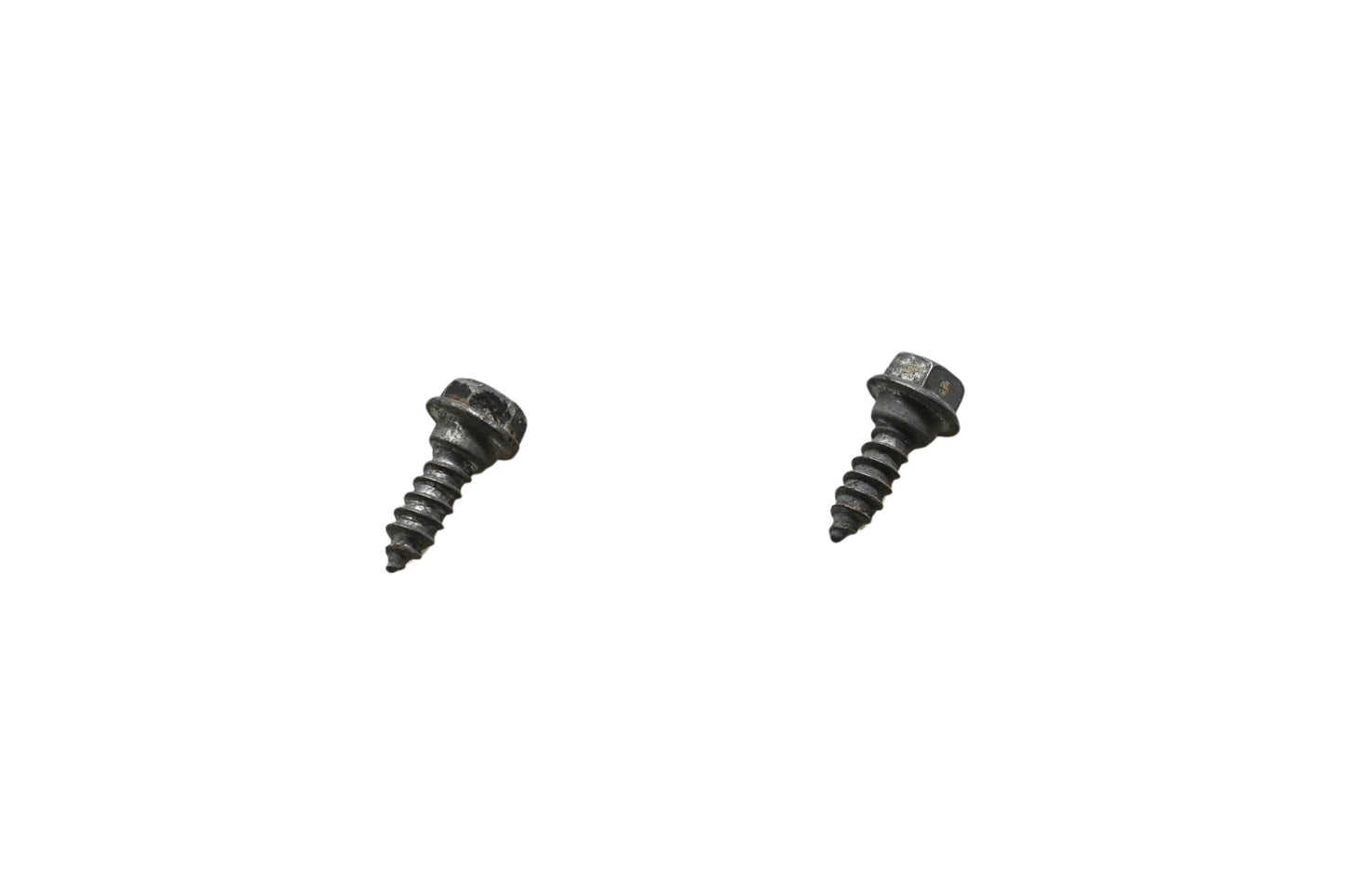 New OEM Briggs & Stratton 691002 Screws Qty 2 NOS