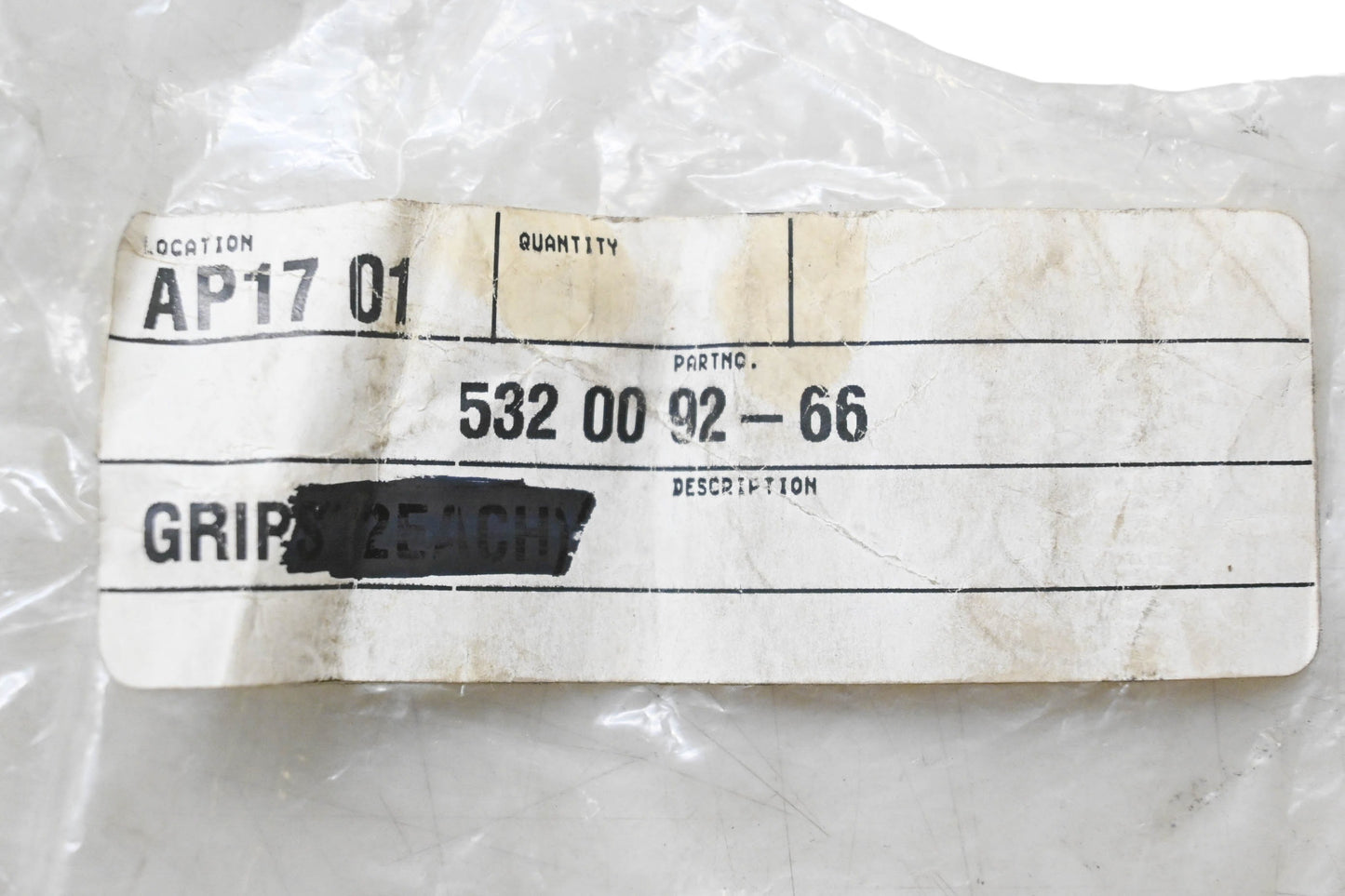 New OEM Husqvarna 532 00 92-66, 532009266 Grip NOS