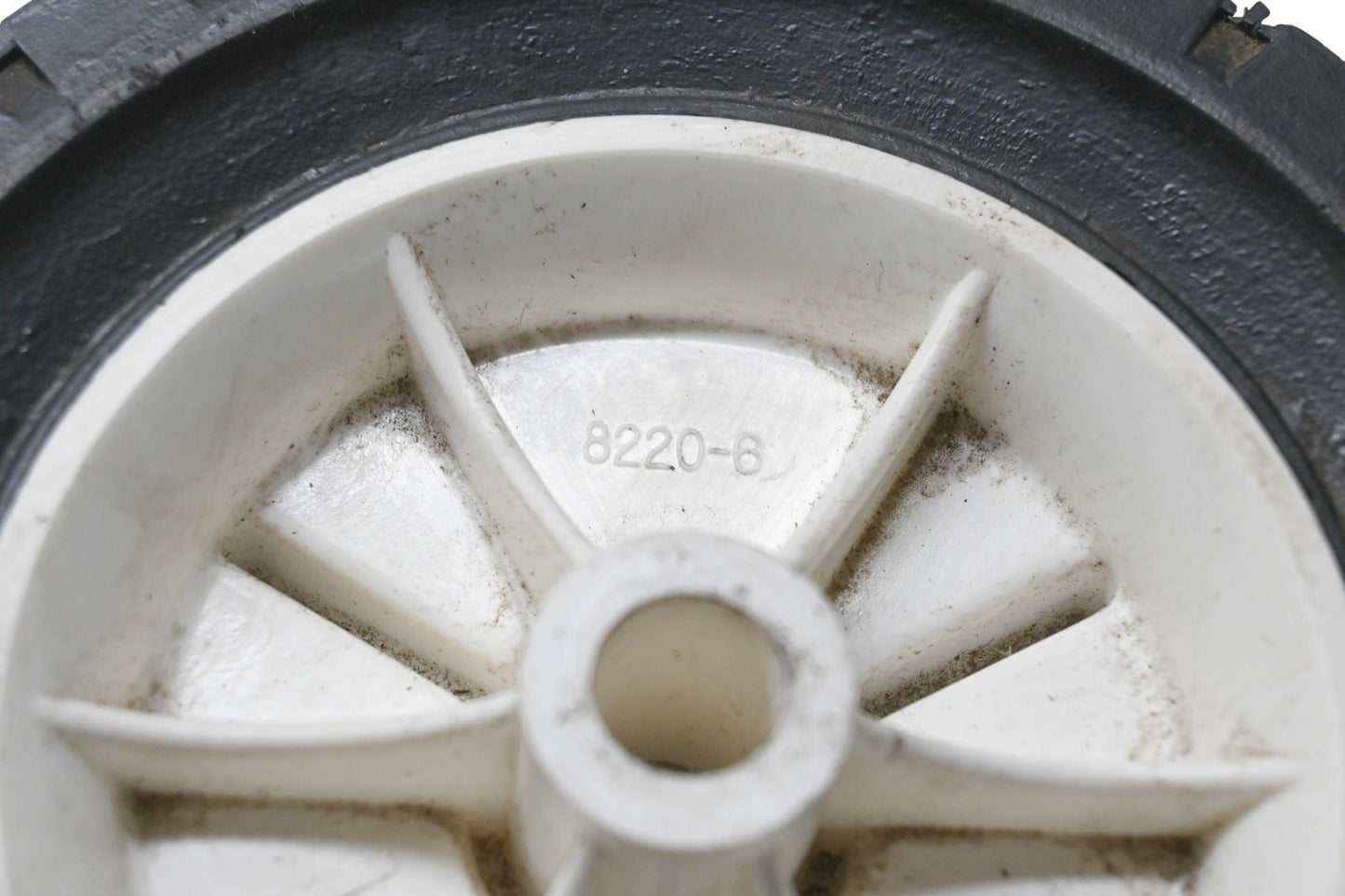 Toro 8220-6 Wheel