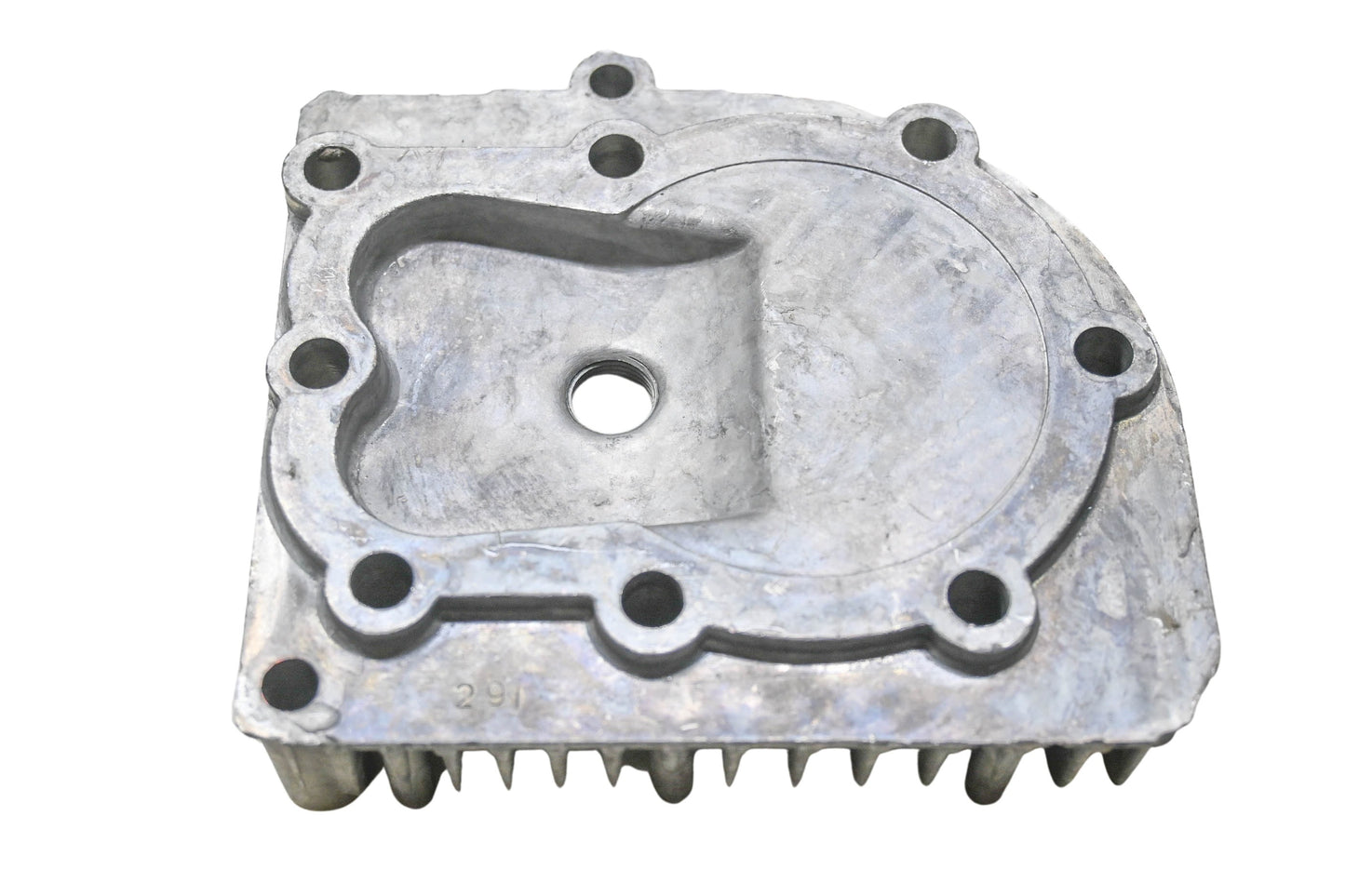New OEM Briggs & Stratton 213141 Cylinder Head NOS