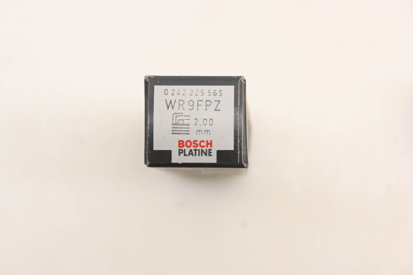 Bosch WR9FPZ Platinum Spark Plugs Qty 4 NOS