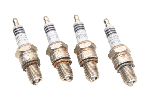 Bosch WR5CP Platinum Spark Plugs Qty 4 NOS