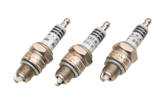 Bosch WR7BP Platinum Spark Plugs Qty 3 NOS