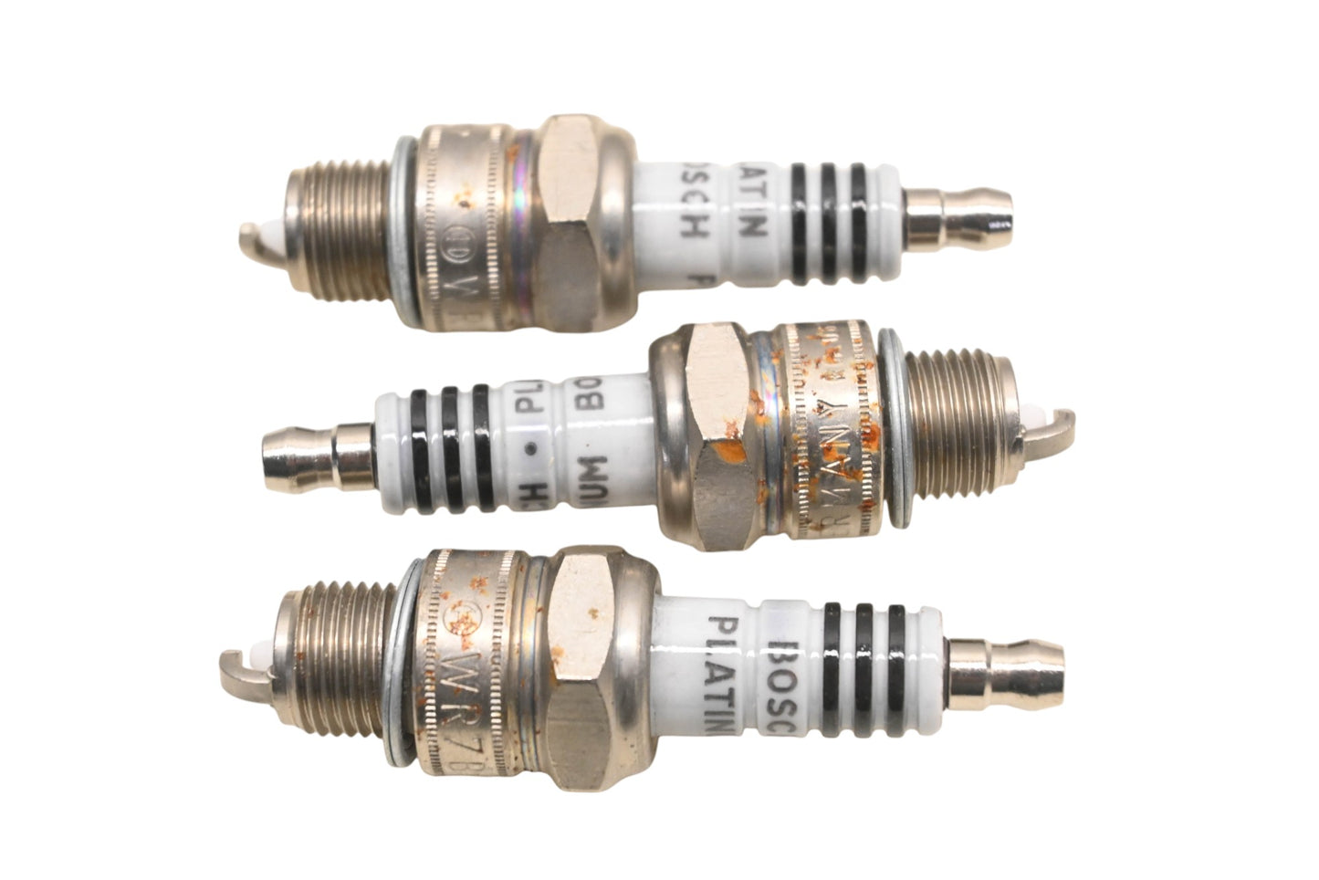 Bosch WR7BP Platinum Spark Plugs Qty 3 NOS