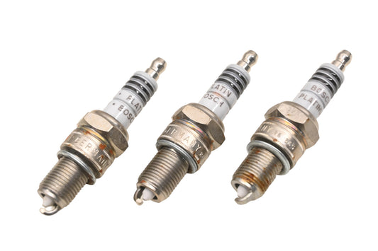 Bosch WR7DP Platinum Spark Plugs Qty 3 NOS