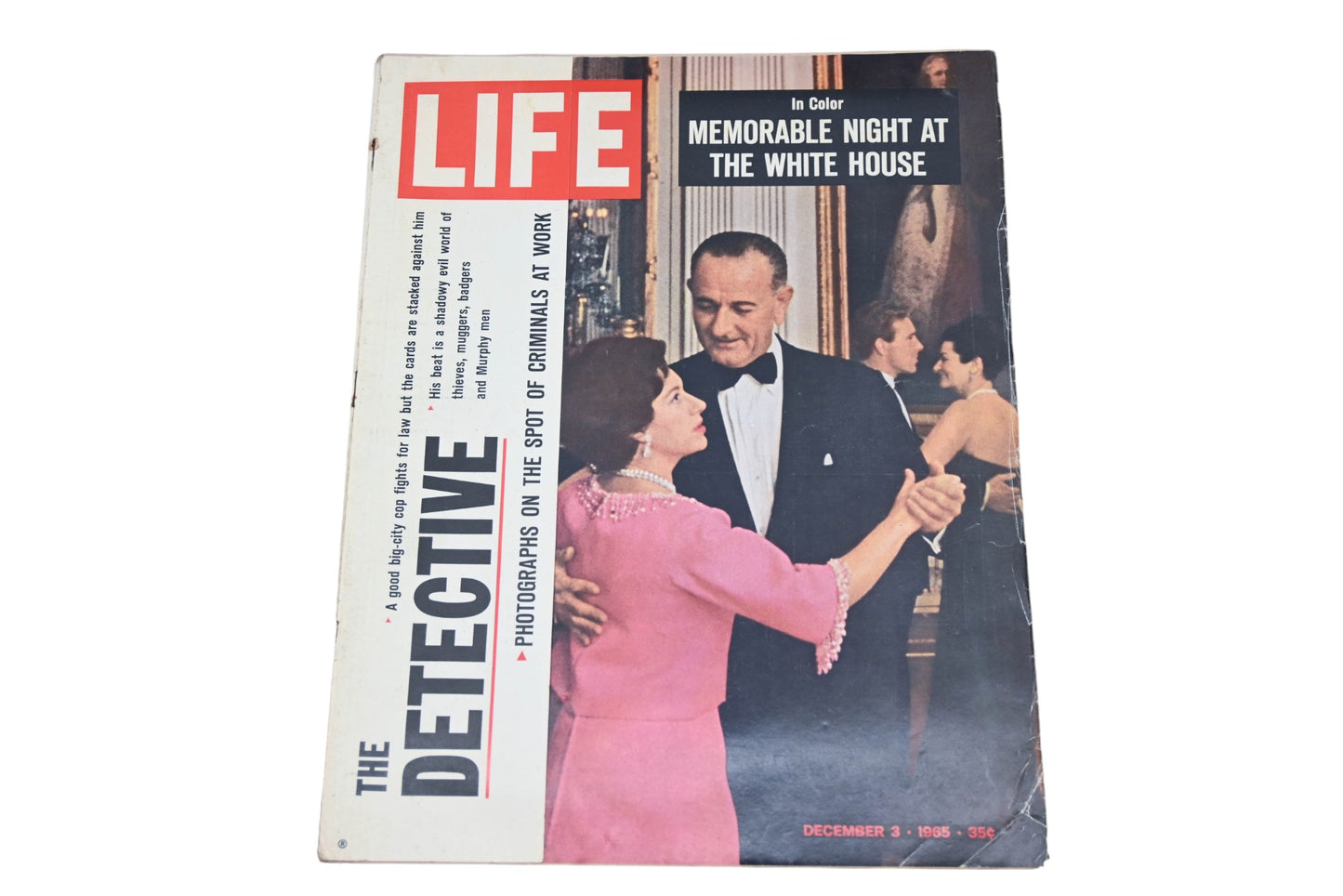 LIFE DK026-25 December 3, 1965 Magazine