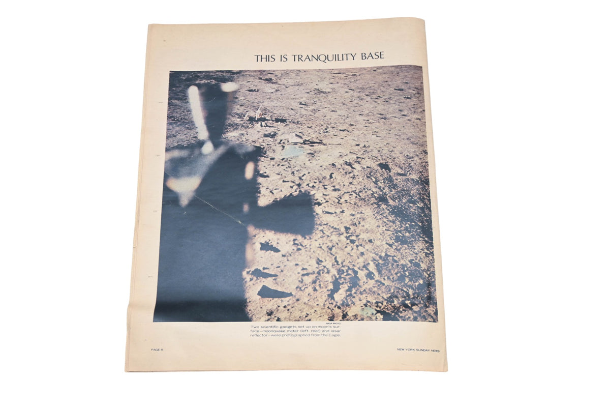 New York News DK026-30 Sunday Special Edition First Color Photos From The Moon