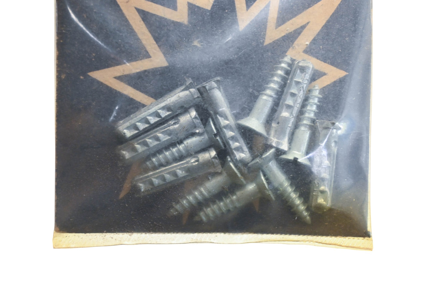 Globemaster 40860 8 x 3/4" Anchor Plug & Screws Qty 6 NOS