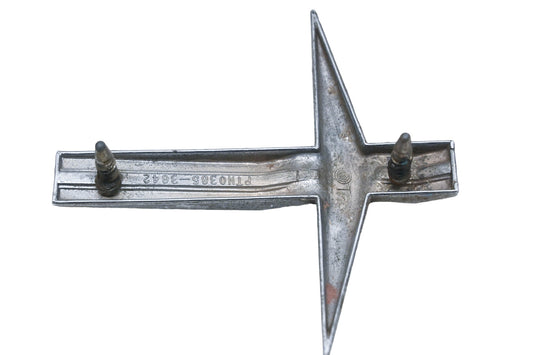 General Motors 3870755, PTN0385-3842 Monza Emblem