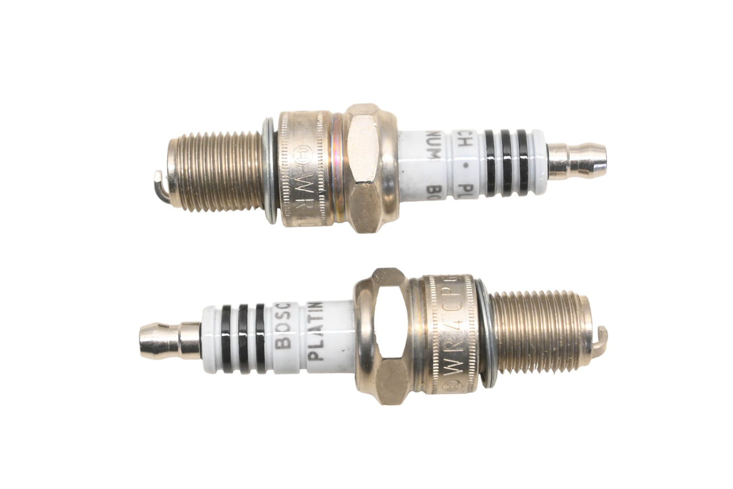 Bosch WR4CP Platinum Spark Plugs Qty 2 NOS