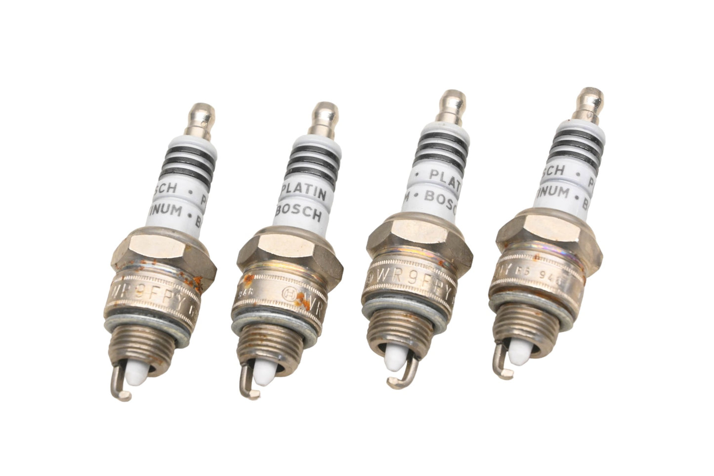 Bosch WR9FPY4 Platinum Spark Plugs Qty 4 NOS