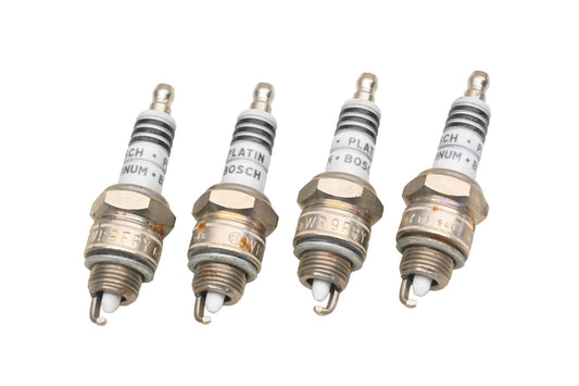 Bosch WR9FPY4 Platinum Spark Plugs Qty 4 NOS