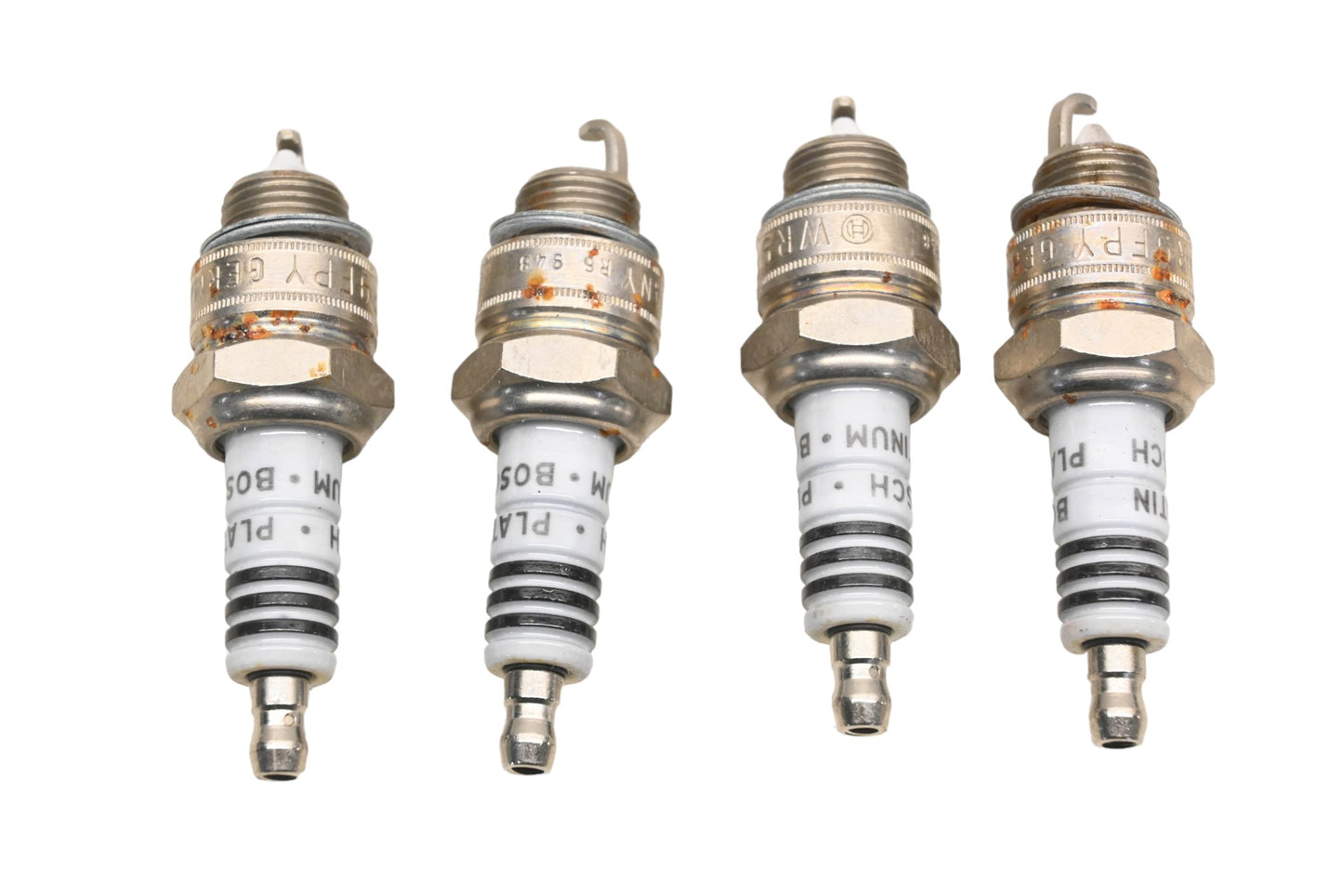 Bosch WR9FPY4 Platinum Spark Plugs Qty 4 NOS