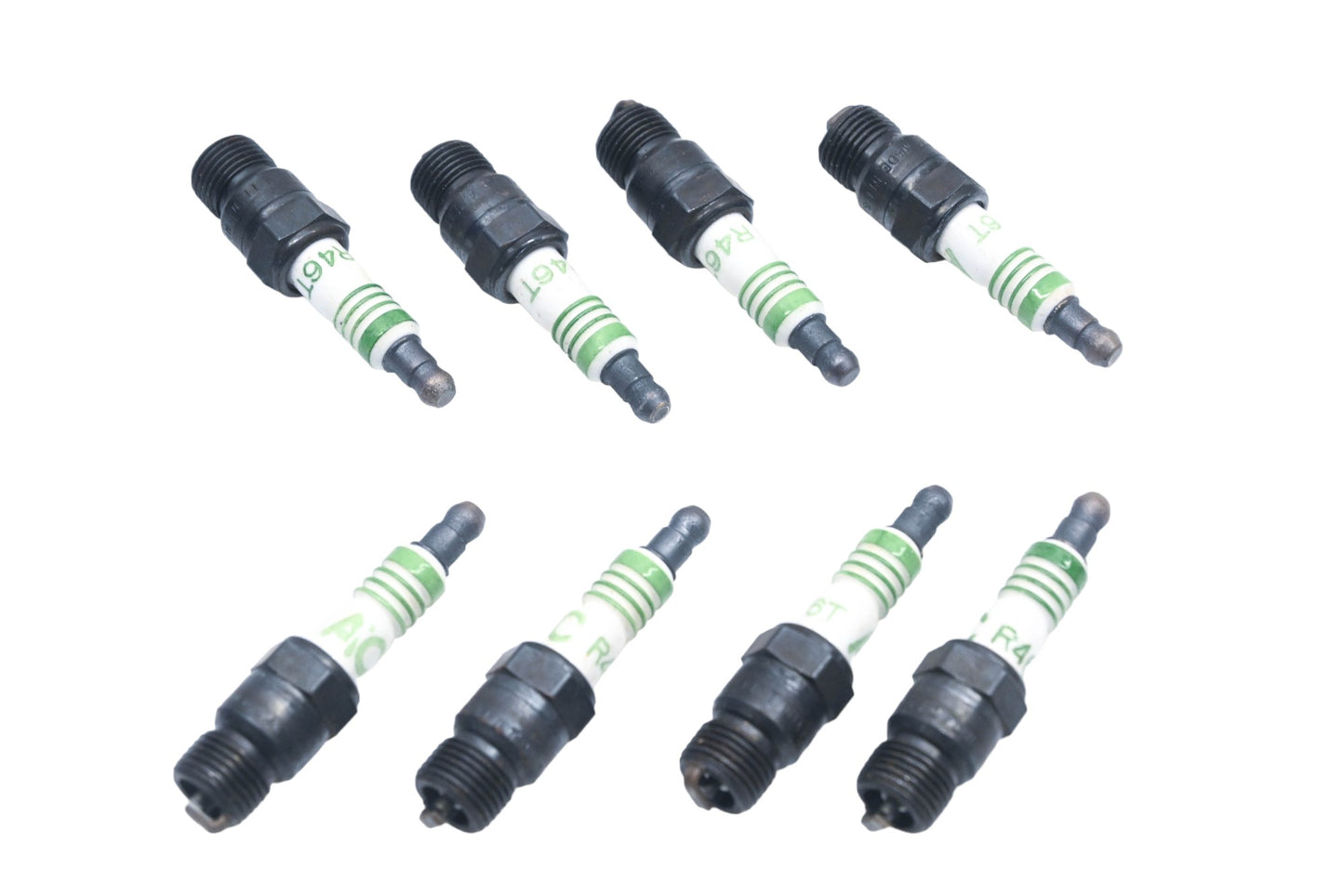 AC R46T, 5613357 Spark Plugs Qty 8 NOS