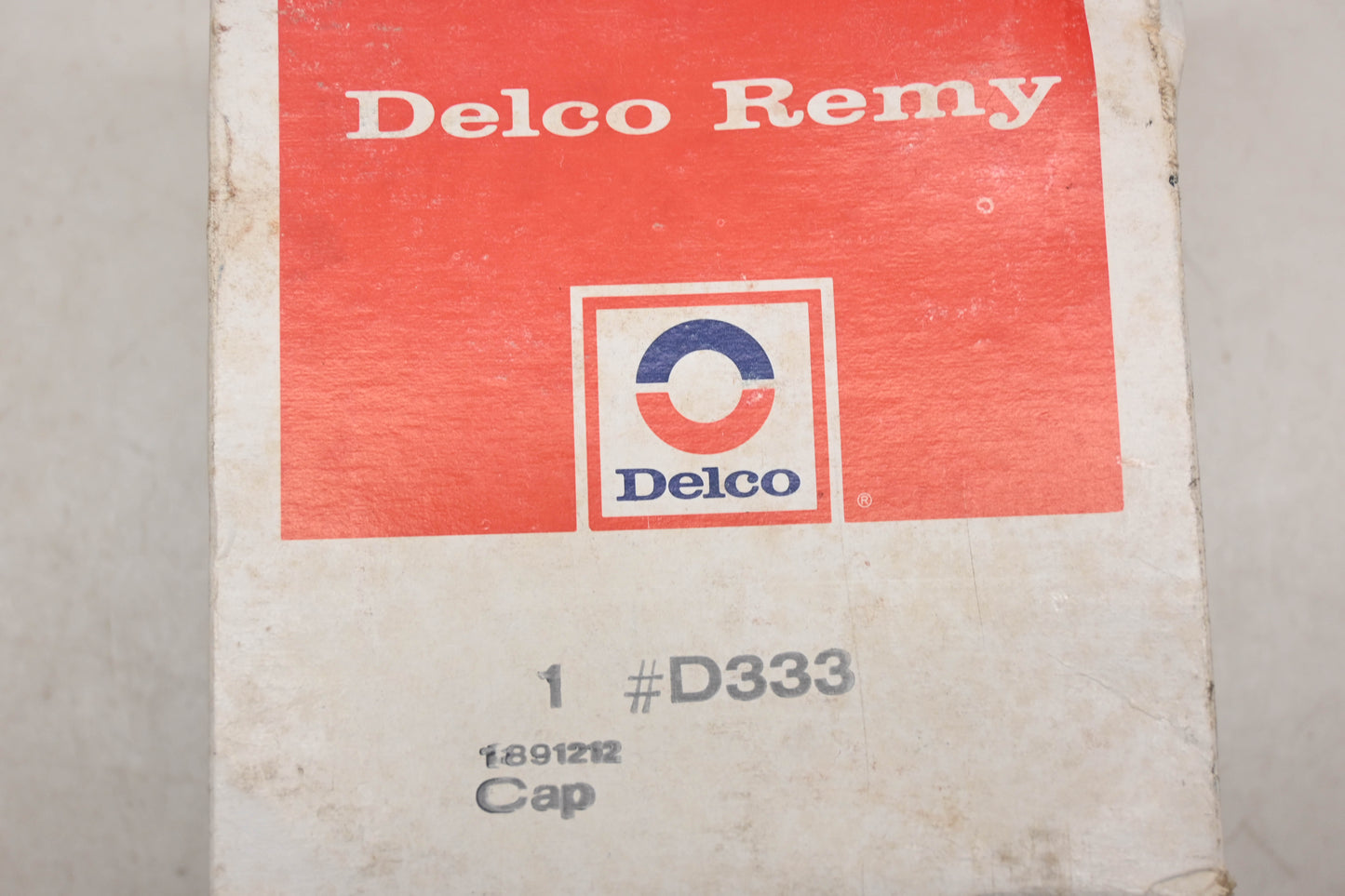 Delco Remy D333, D-333, 1891212 Distributor Cap NOS