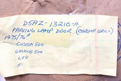 New OEM Ford D5AZ-13210-A Righthand Parking Lamp Bezel NOS