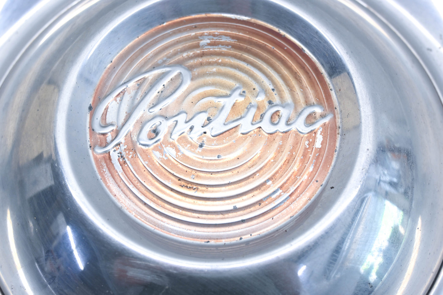 General Motors ZO003-18 Pontiac 1949-50 Hub Cap 8"