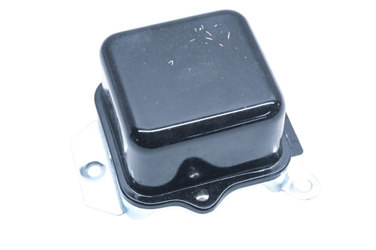 Aftermarket D635, 1119515 Voltage Regulator NOS