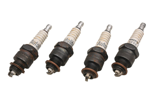 Auto-Lite AE82 Spark Plugs Qty 4 NOS
