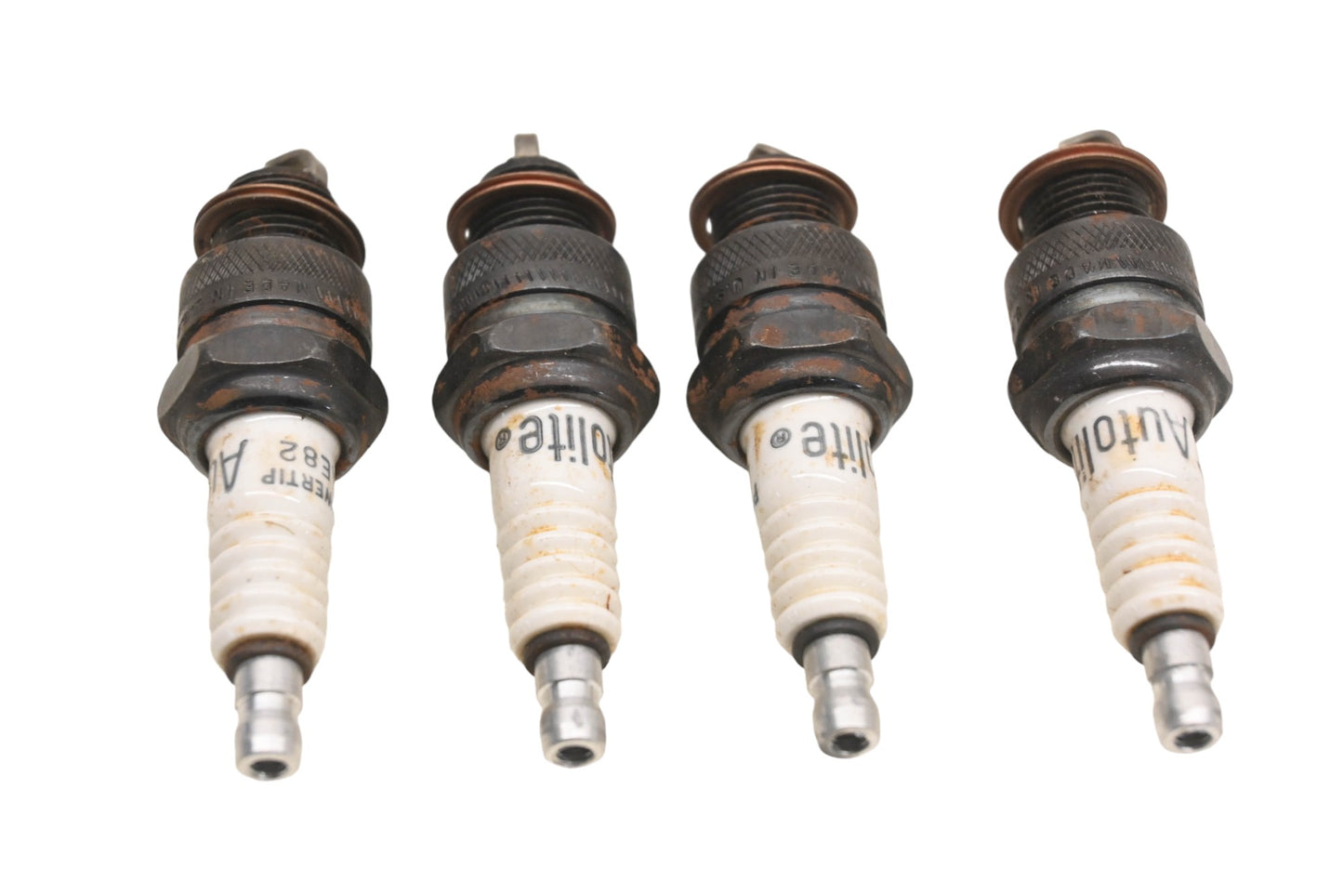Auto-Lite AE82 Spark Plugs Qty 4 NOS