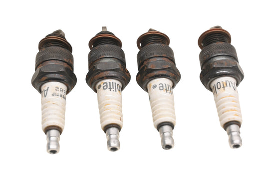 Auto-Lite AE82 Spark Plugs Qty 4 NOS