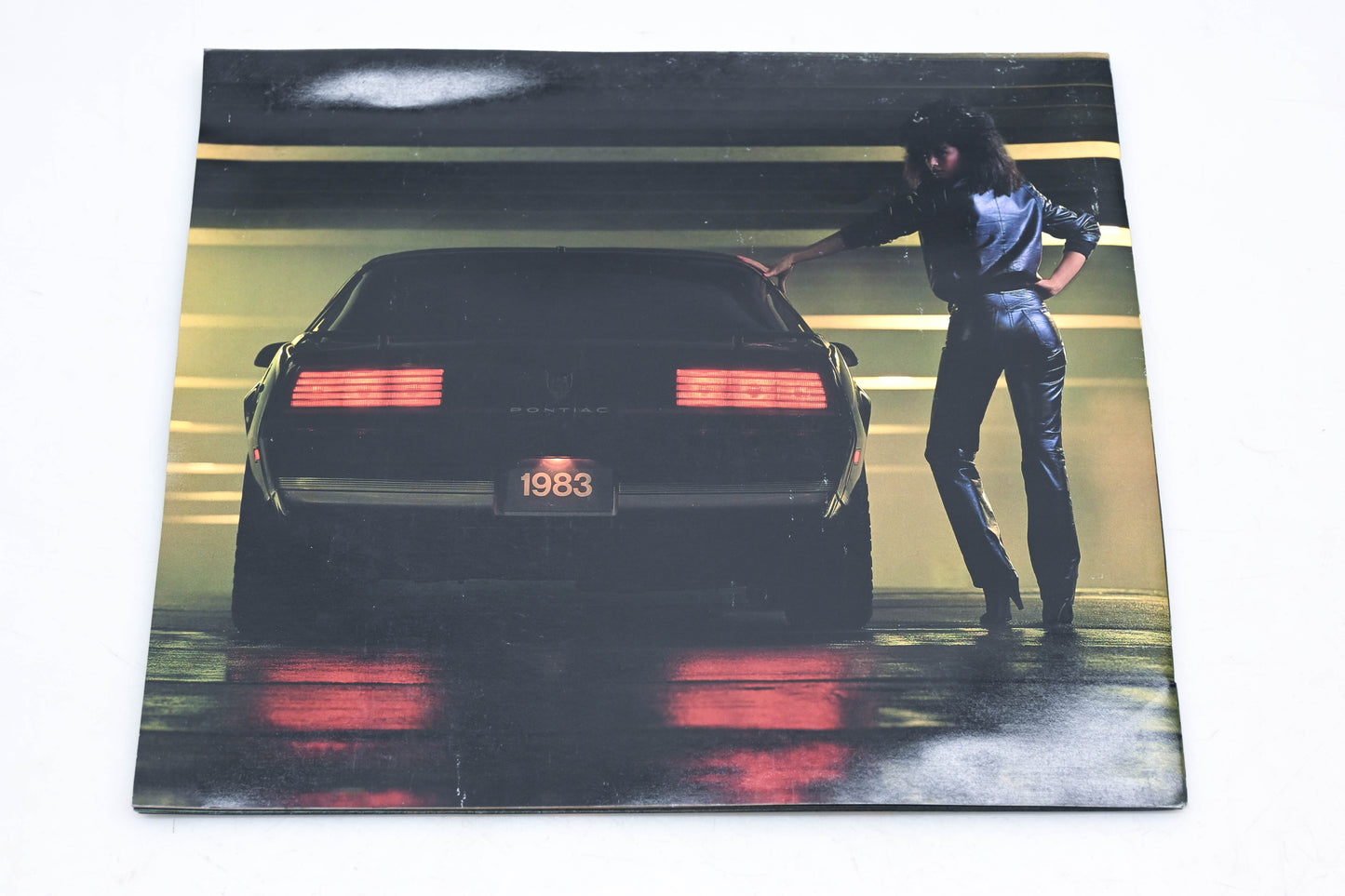 General Motors IQ013-31 1983 Pontiac Sales Brochure