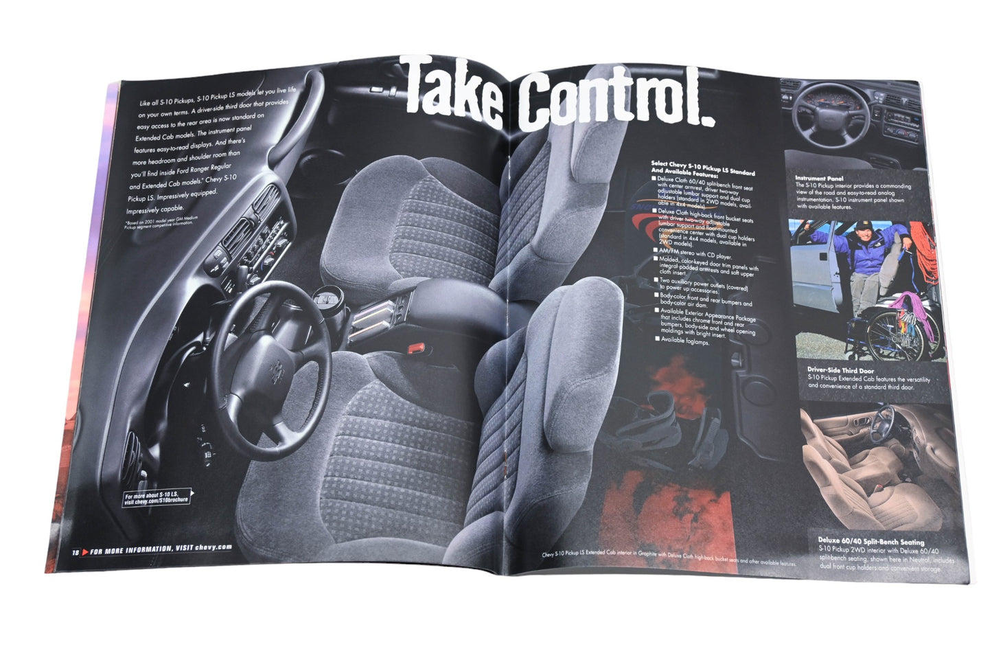 General Motors RO017-15 2001 Chevy Truck S10 Sales Brochure