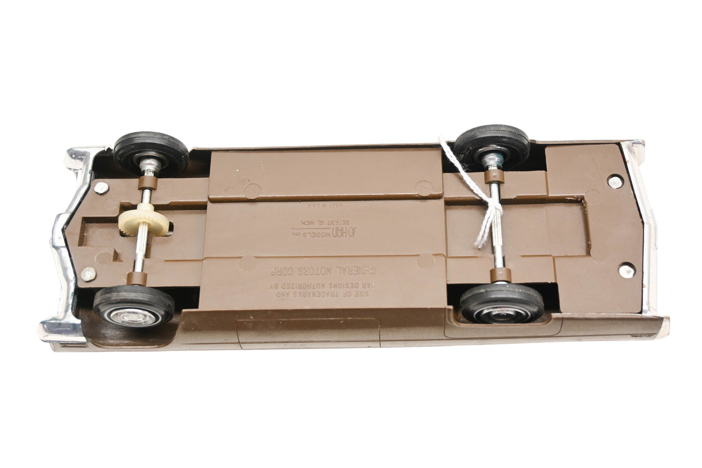 Johan ZL028-27 1968 Cadillac Deville Coupe 1:25 Dealer Promo Model Car