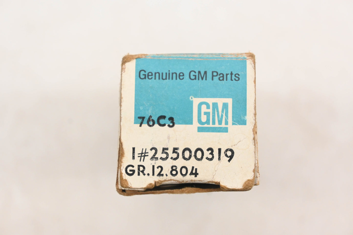 General Motors 25500319 Chrome Vent Panel Moulding NOS